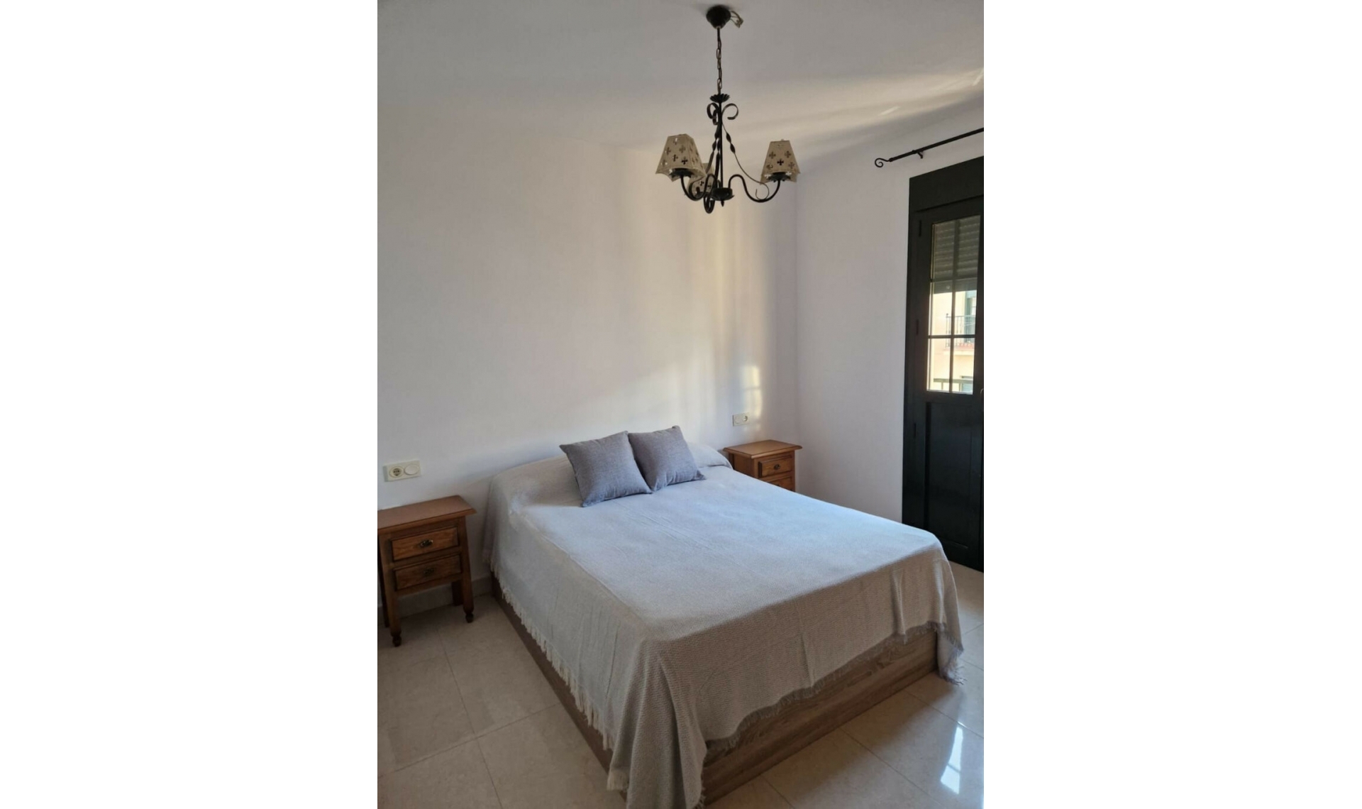 Resale - Apartment -
Nerja