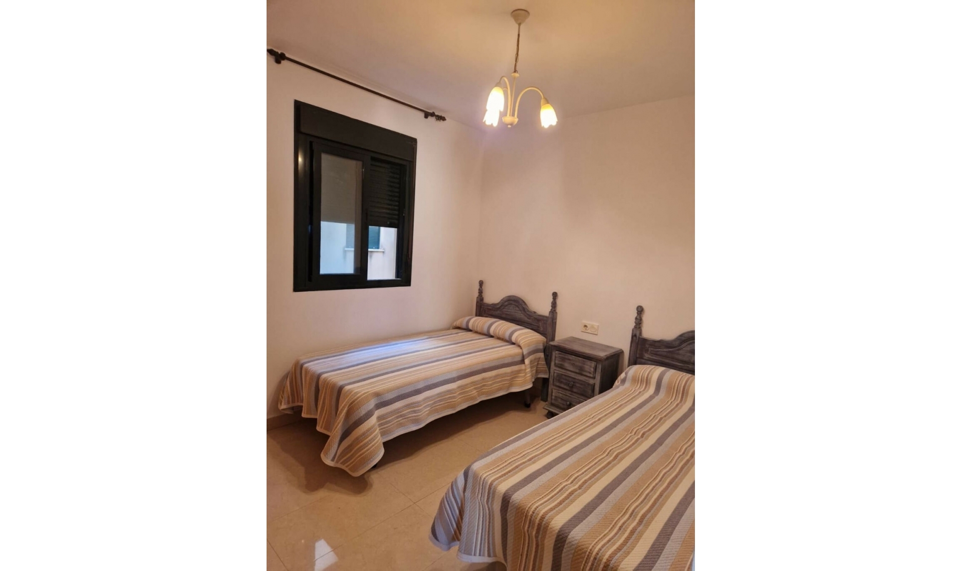Resale - Apartment -
Nerja
