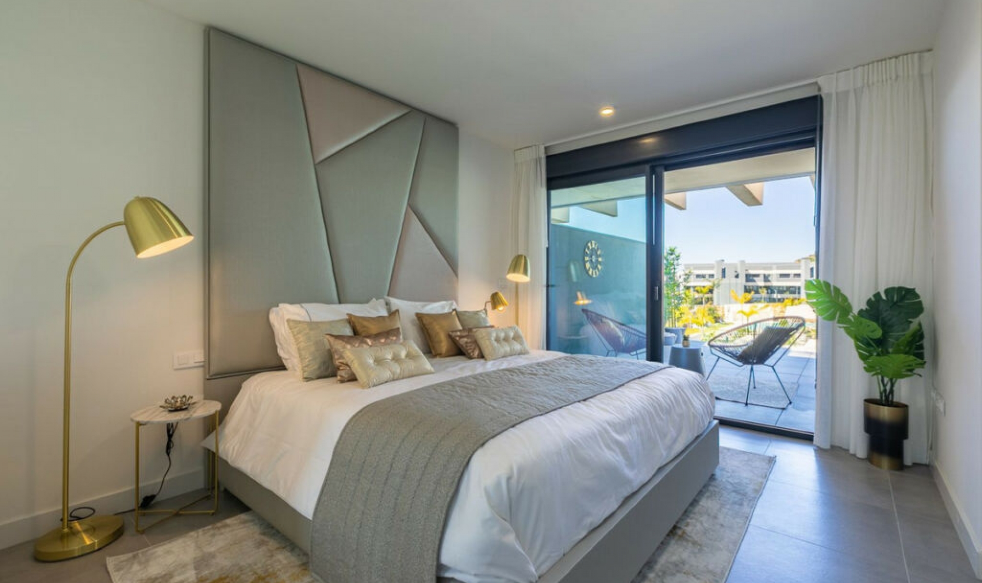 Resale - Apartment -
New Golden Mile