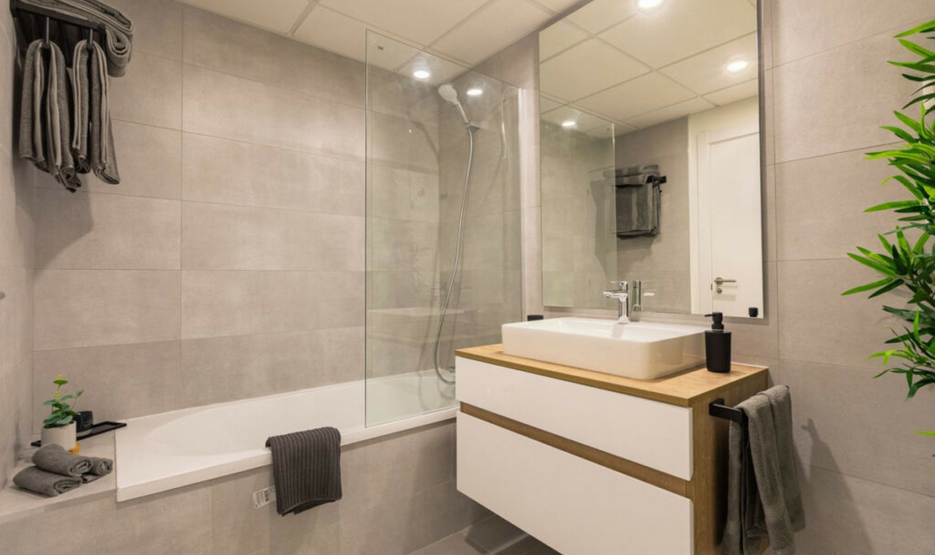 Resale - Apartment -
New Golden Mile