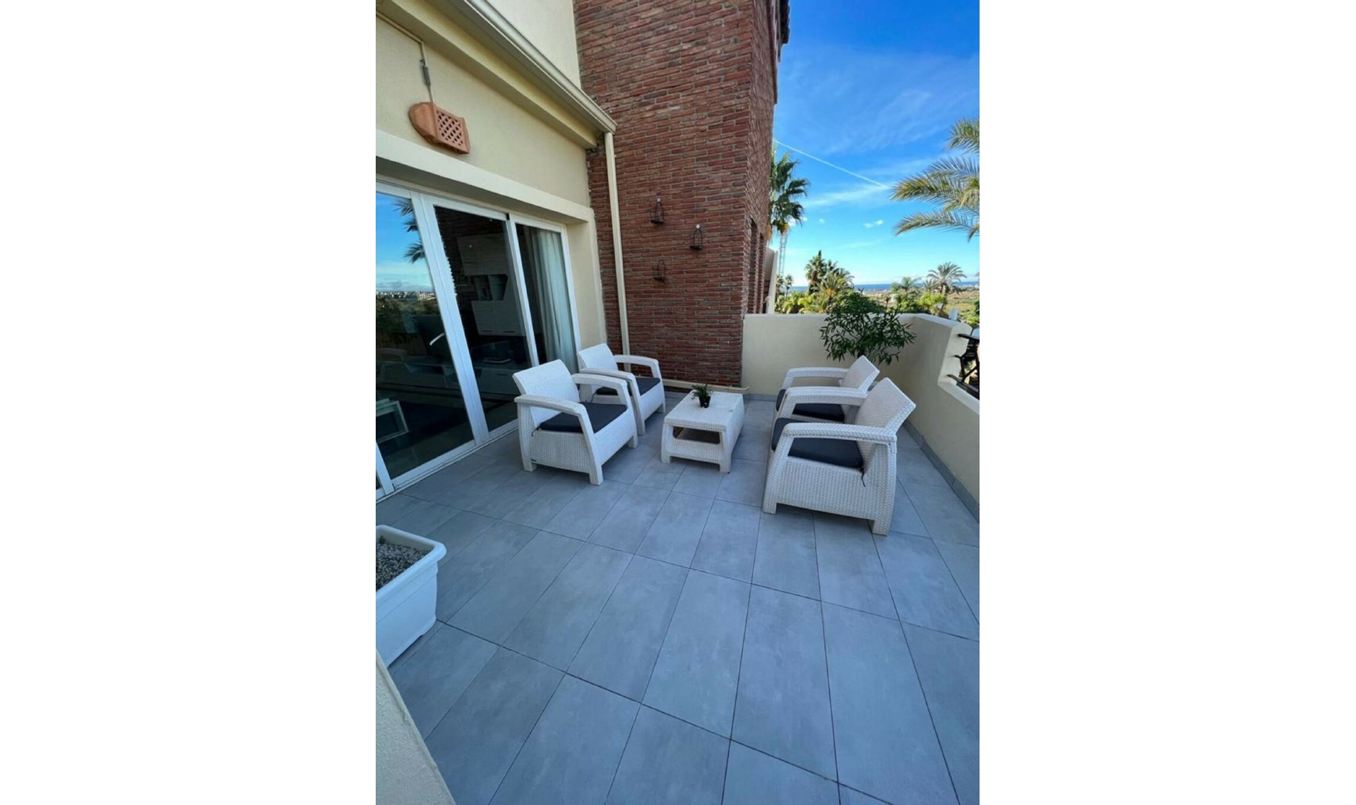 Resale - Apartment -
New Golden Mile