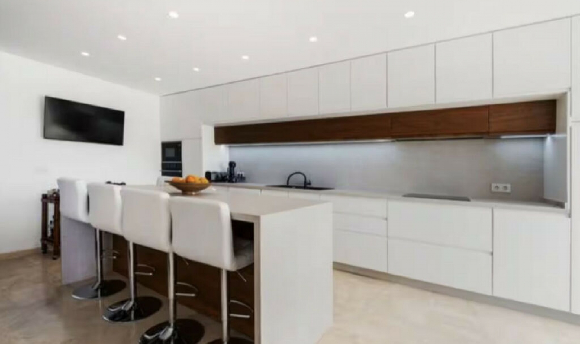Resale - Apartment -
New Golden Mile