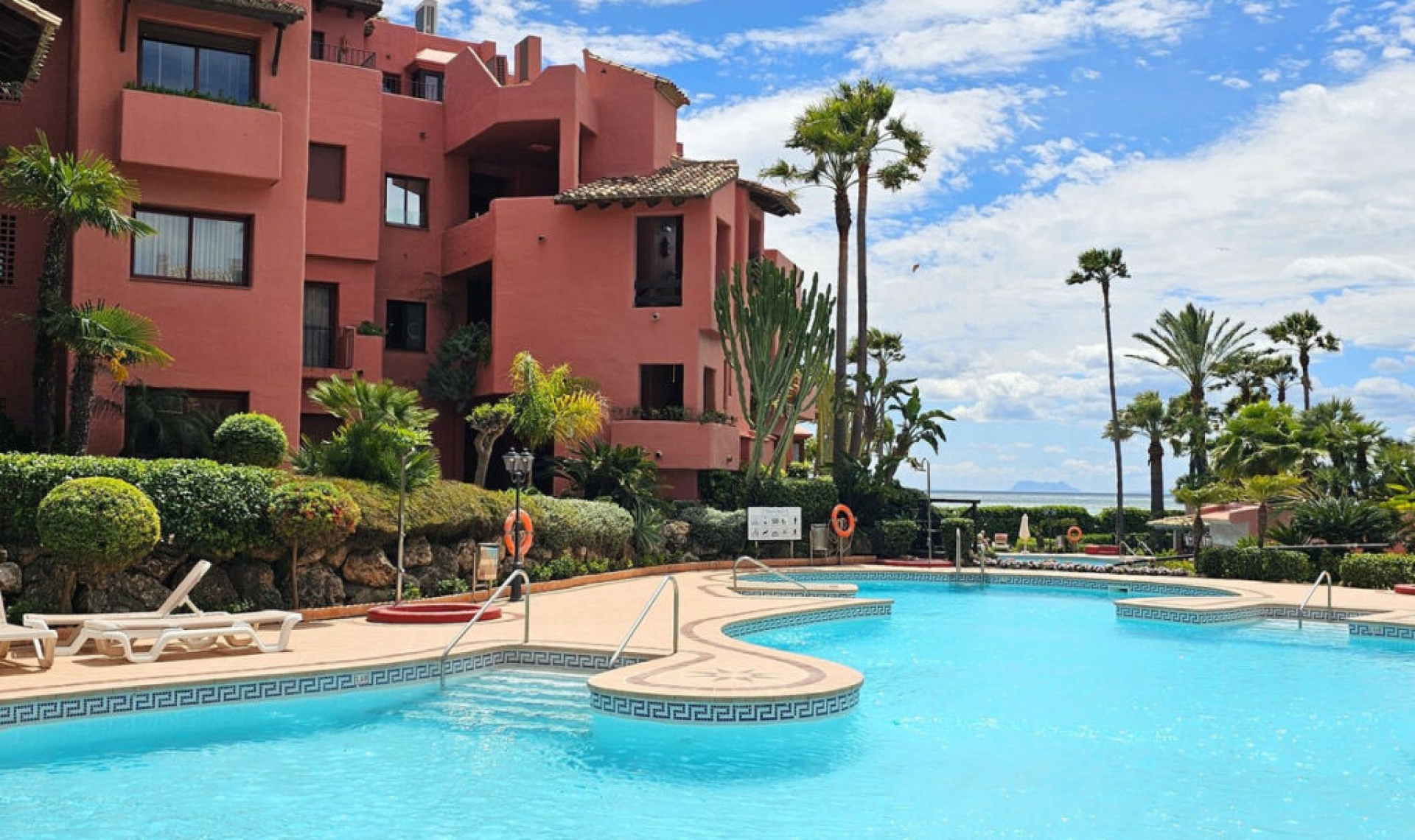 Resale - Apartment -
New Golden Mile