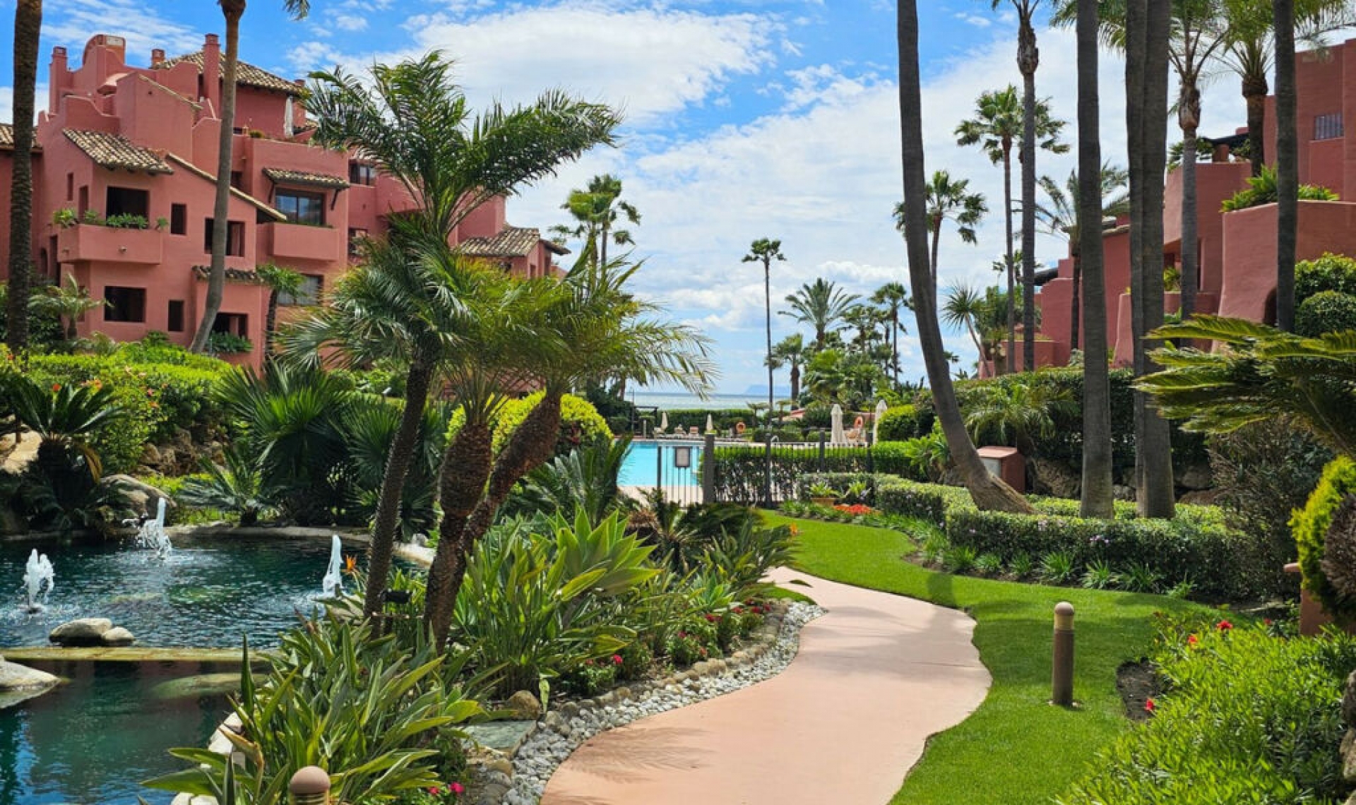 Resale - Apartment -
New Golden Mile