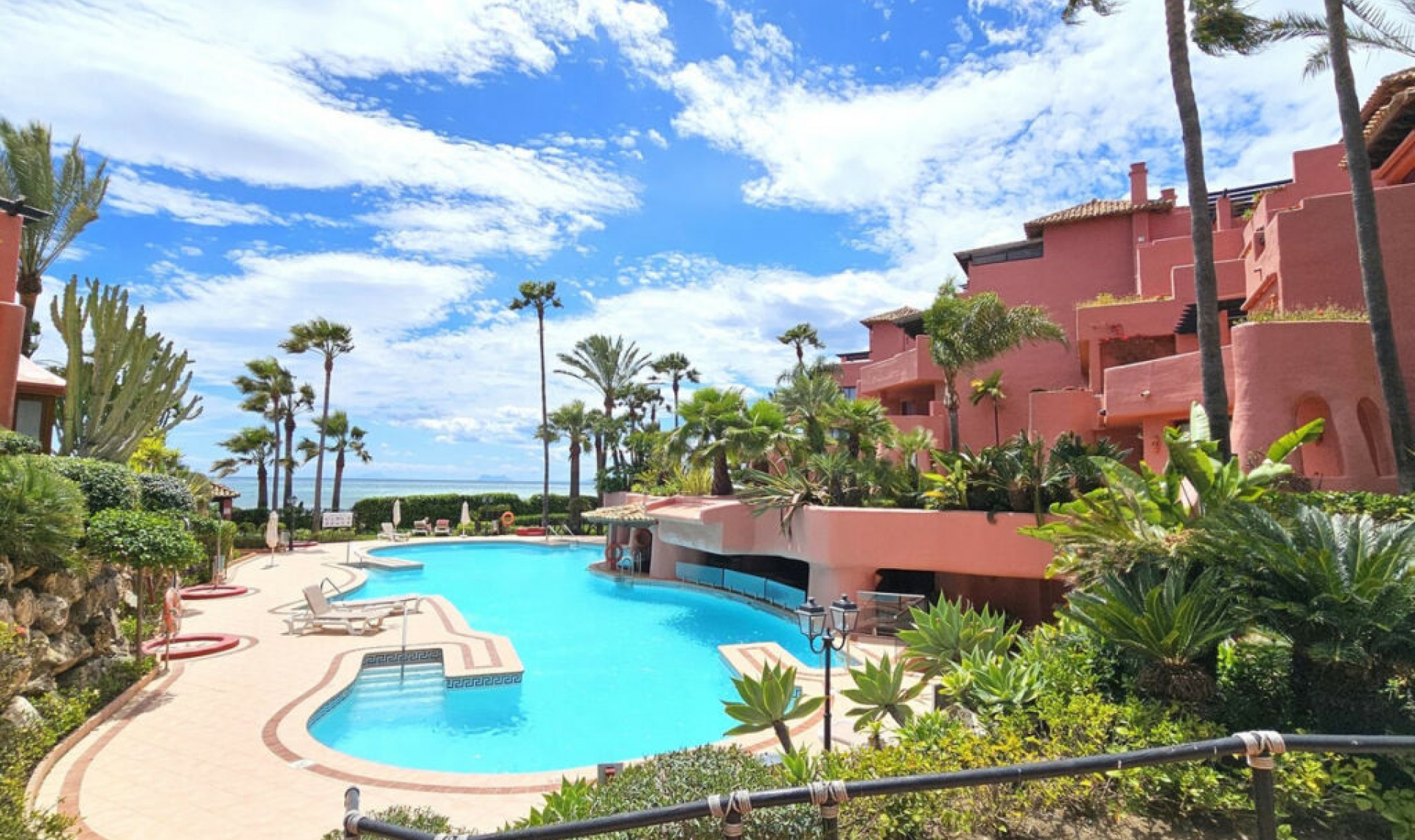 Resale - Apartment -
New Golden Mile