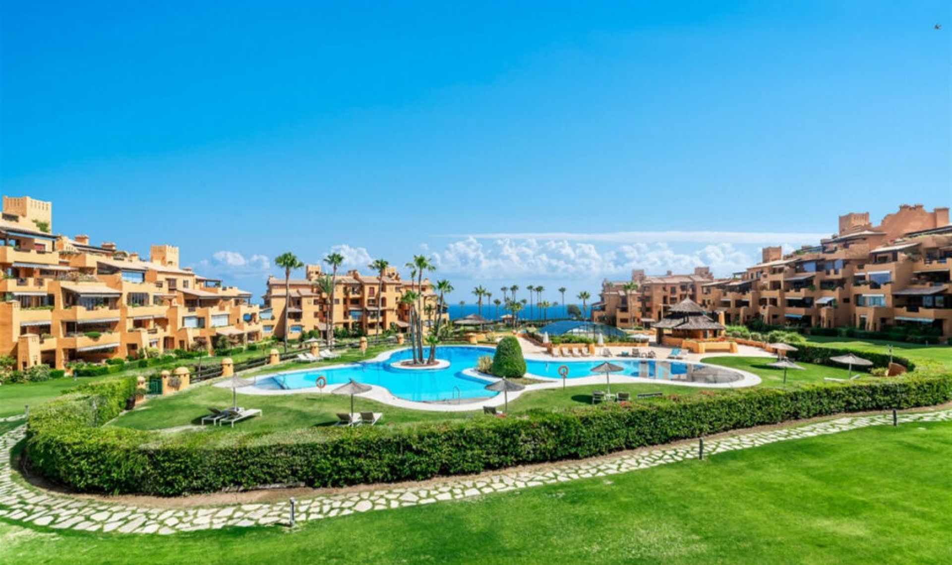Resale - Apartment -
New Golden Mile