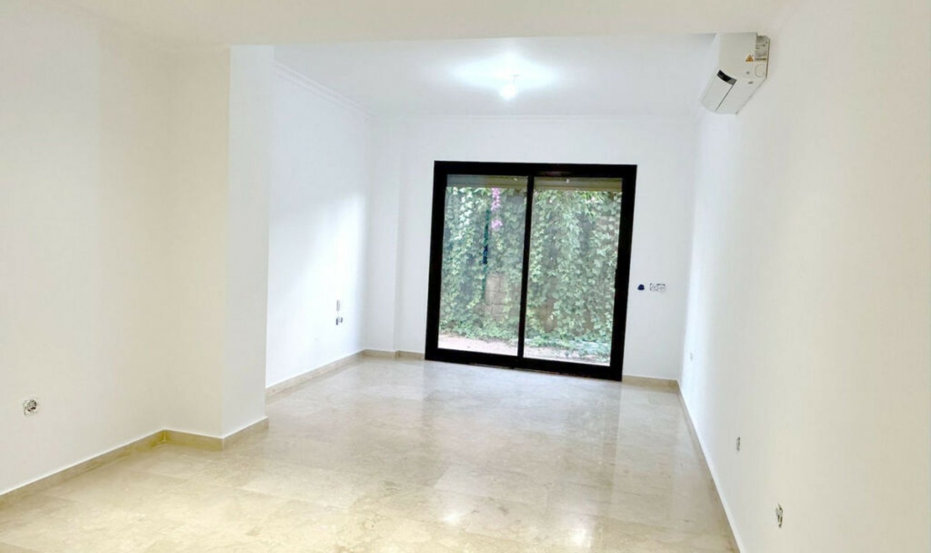Resale - Apartment -
New Golden Mile