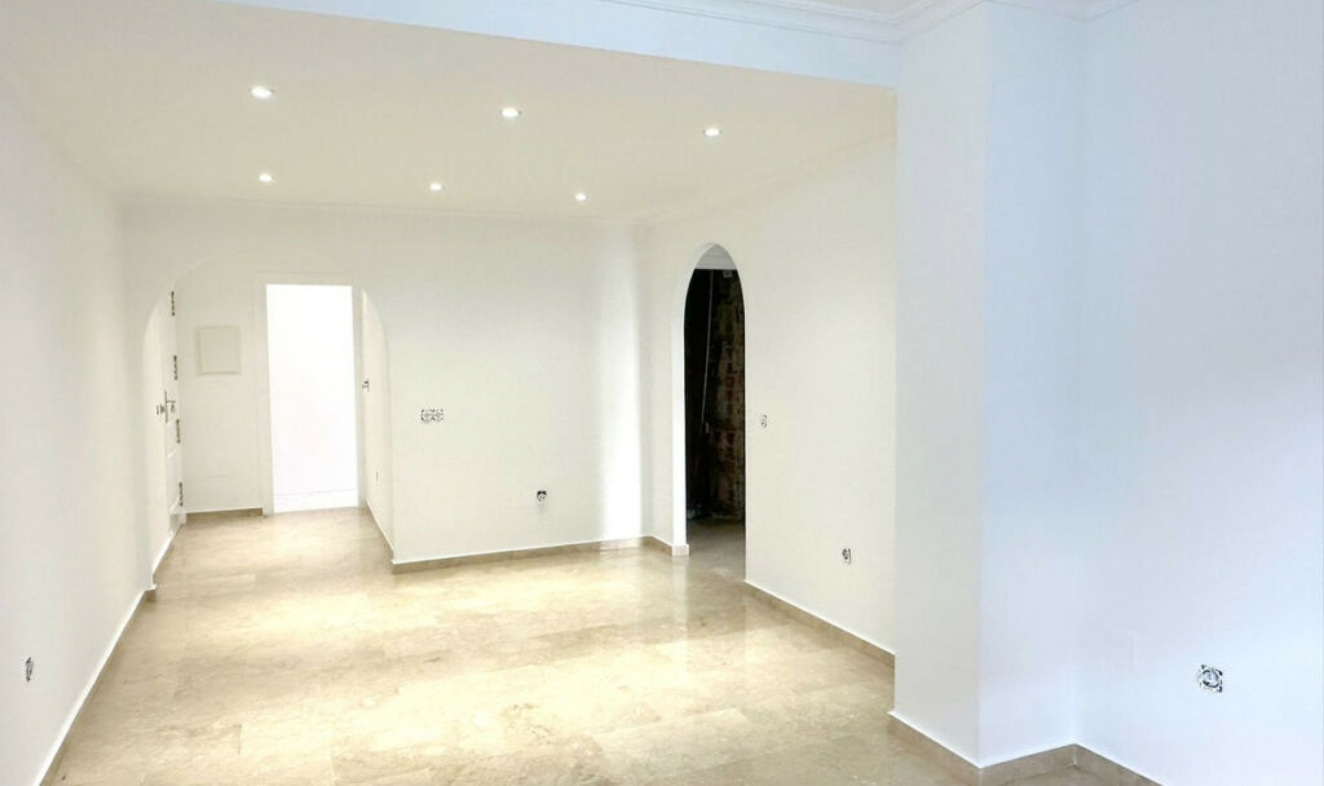 Resale - Apartment -
New Golden Mile