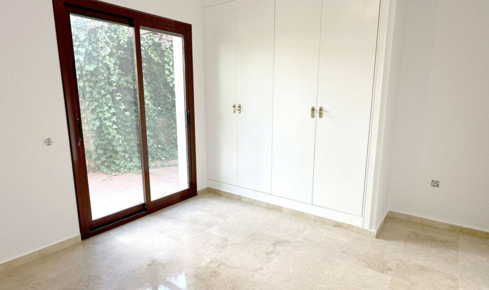 Resale - Apartment -
New Golden Mile