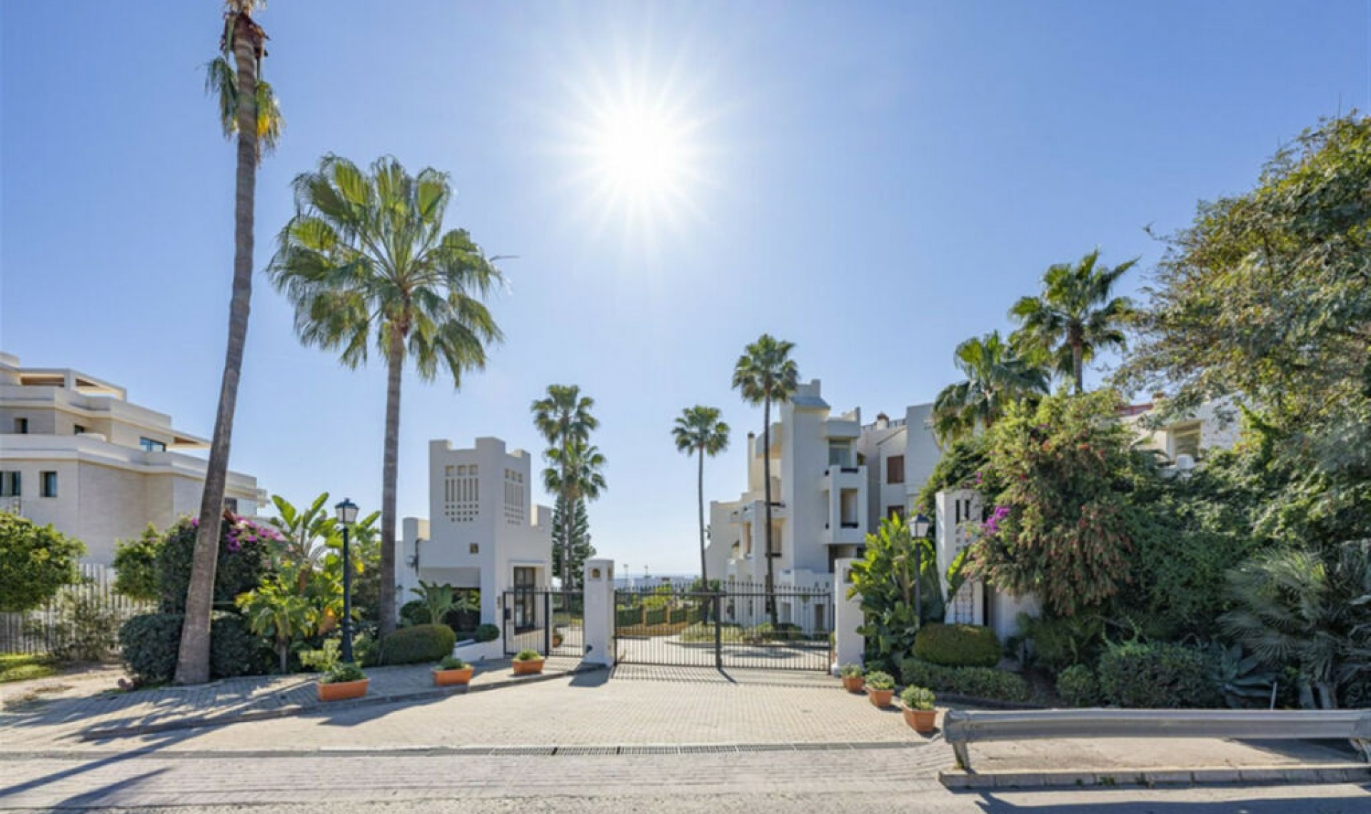 Resale - Apartment -
New Golden Mile