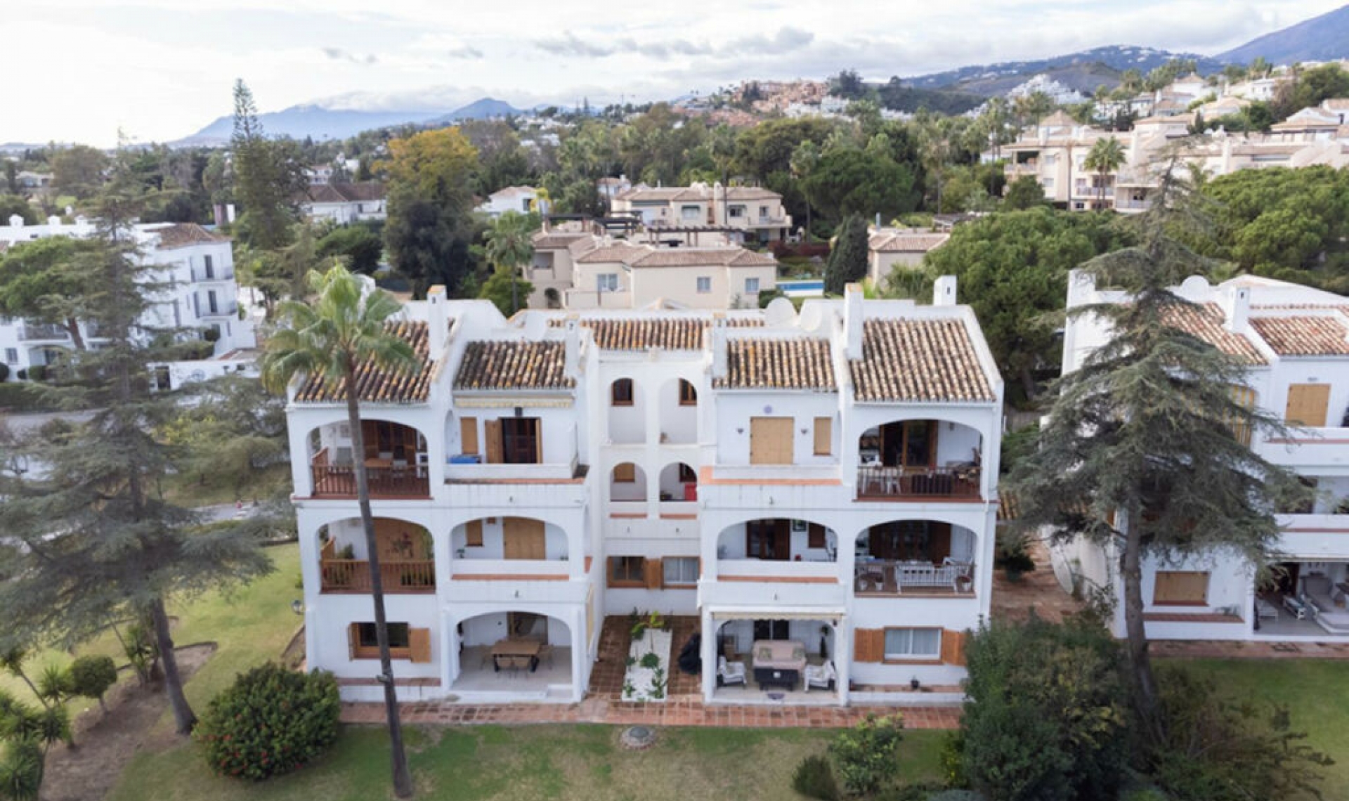 Resale - Apartment -
Nueva Andalucía