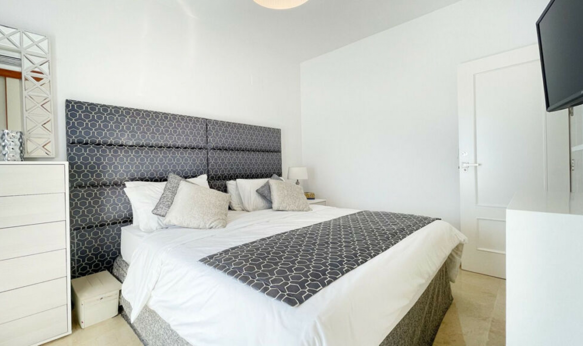 Resale - Apartment -
Nueva Andalucía