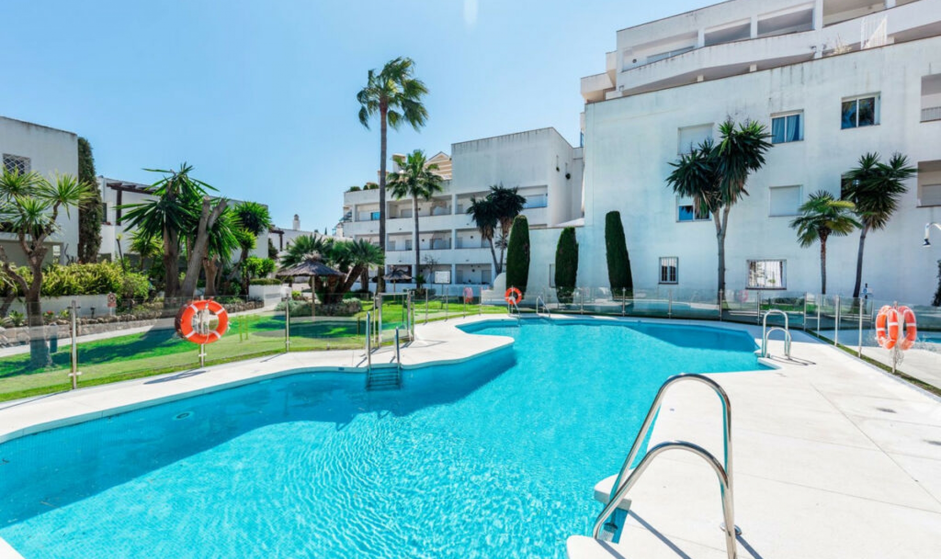 Resale - Apartment -
Nueva Andalucía