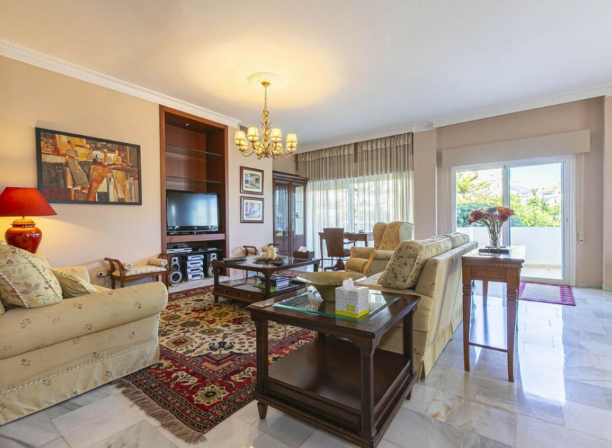 Resale - Apartment -
Nueva Andalucía