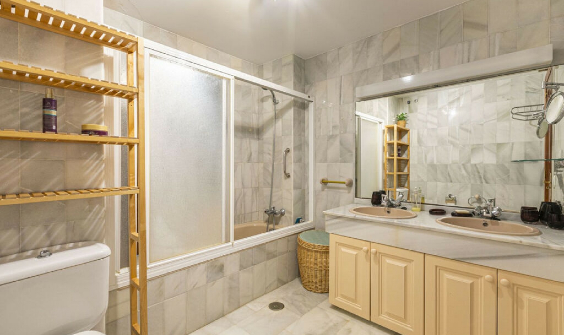 Resale - Apartment -
Nueva Andalucía