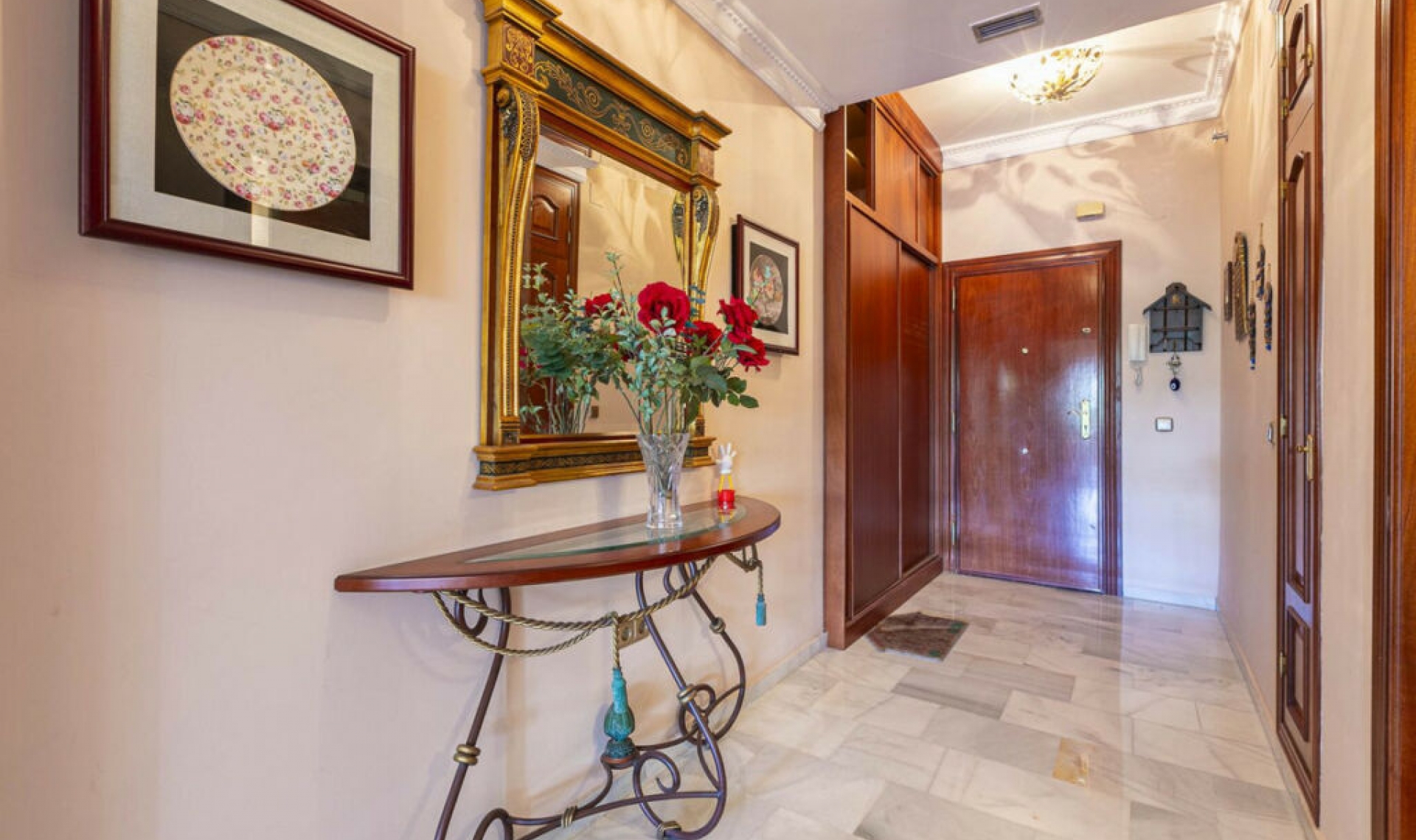 Resale - Apartment -
Nueva Andalucía