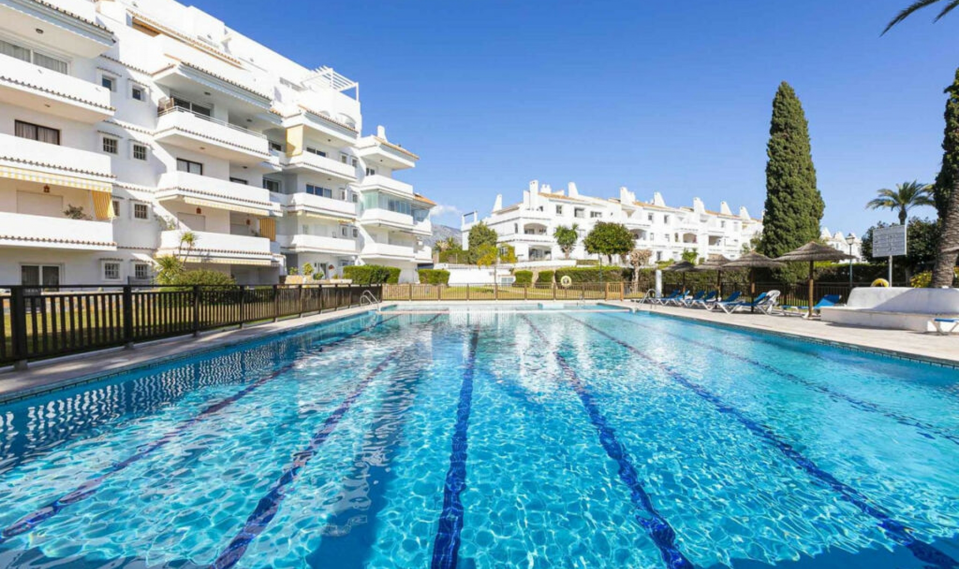 Resale - Apartment -
Nueva Andalucía