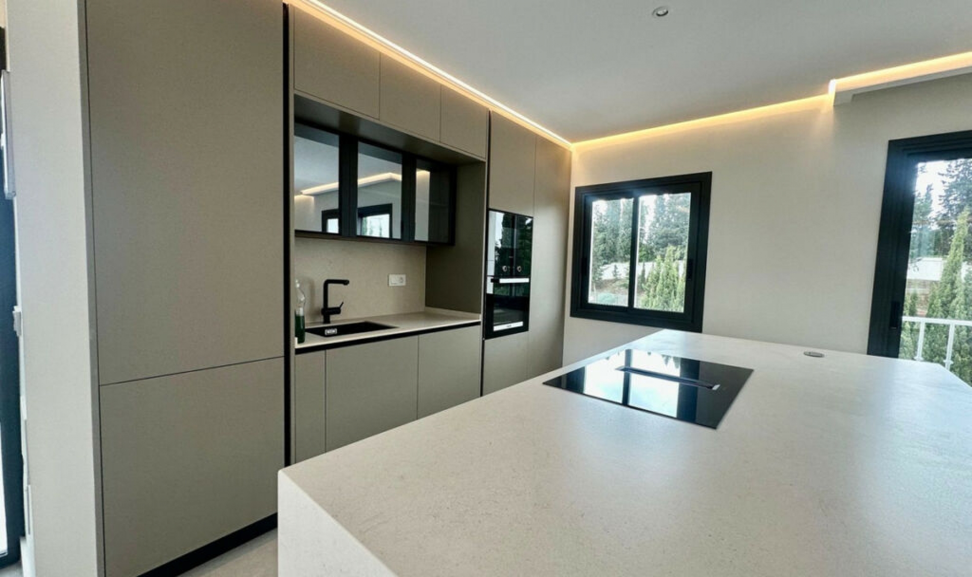 Resale - Apartment -
Nueva Andalucía