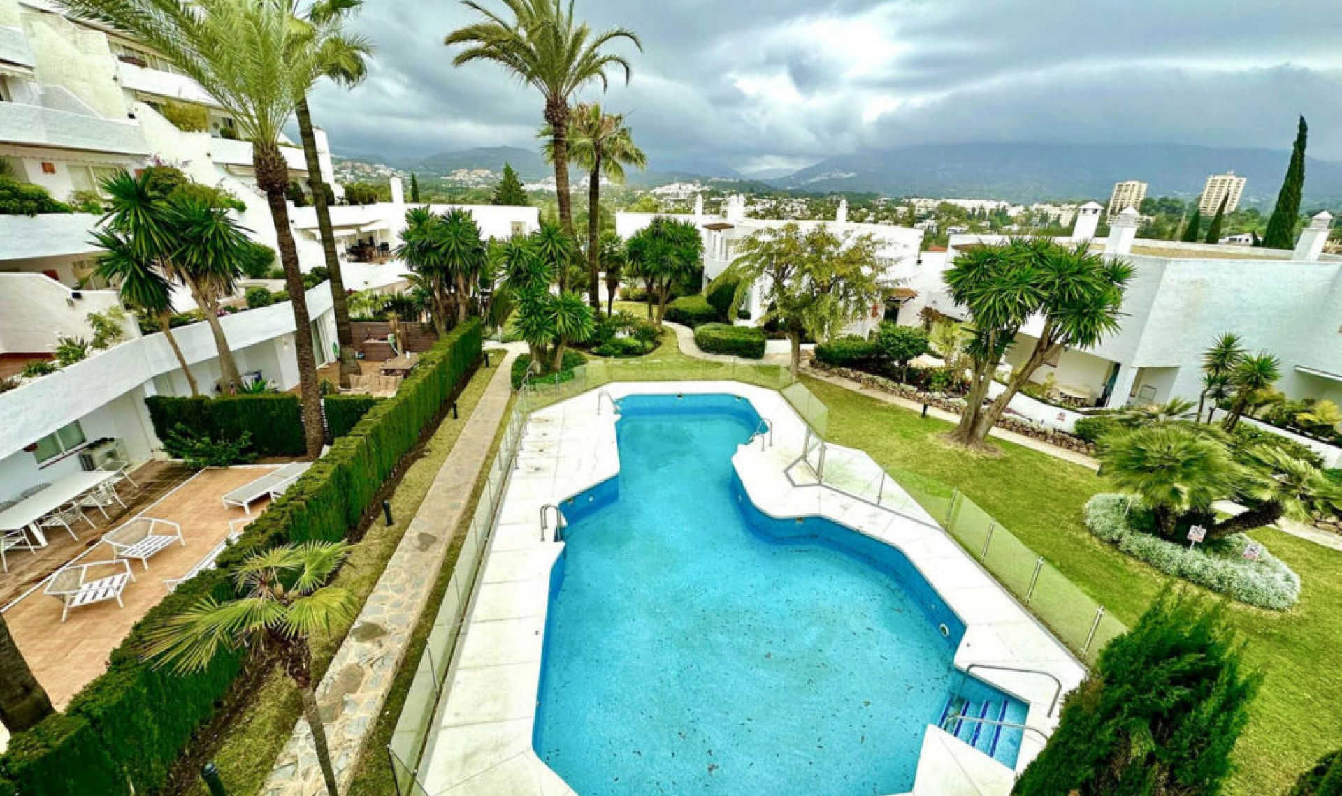 Resale - Apartment -
Nueva Andalucía