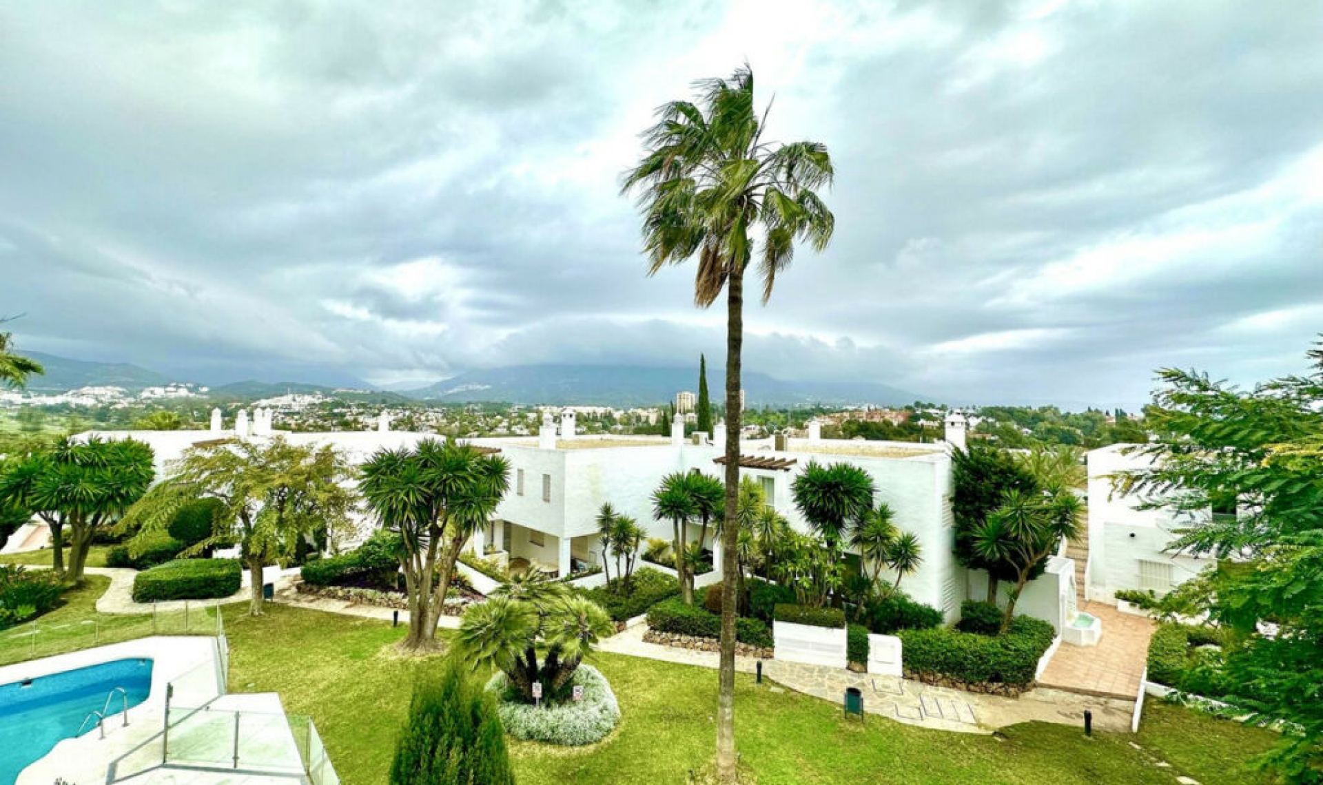 Resale - Apartment -
Nueva Andalucía