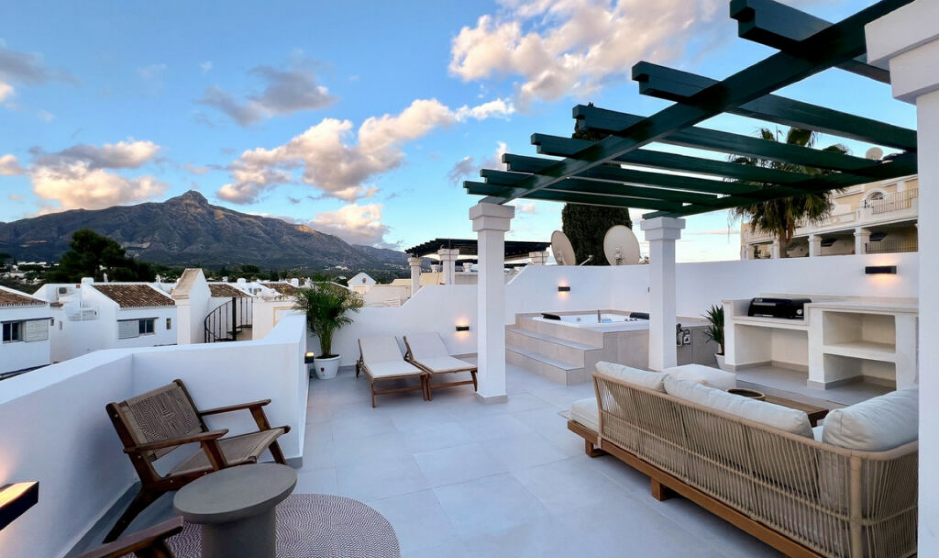 Resale - Apartment -
Nueva Andalucía