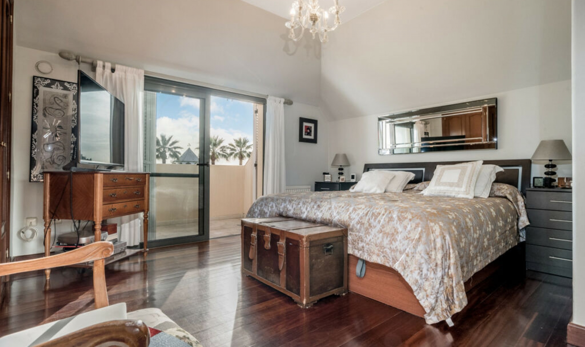 Resale - Apartment -
Nueva Andalucía