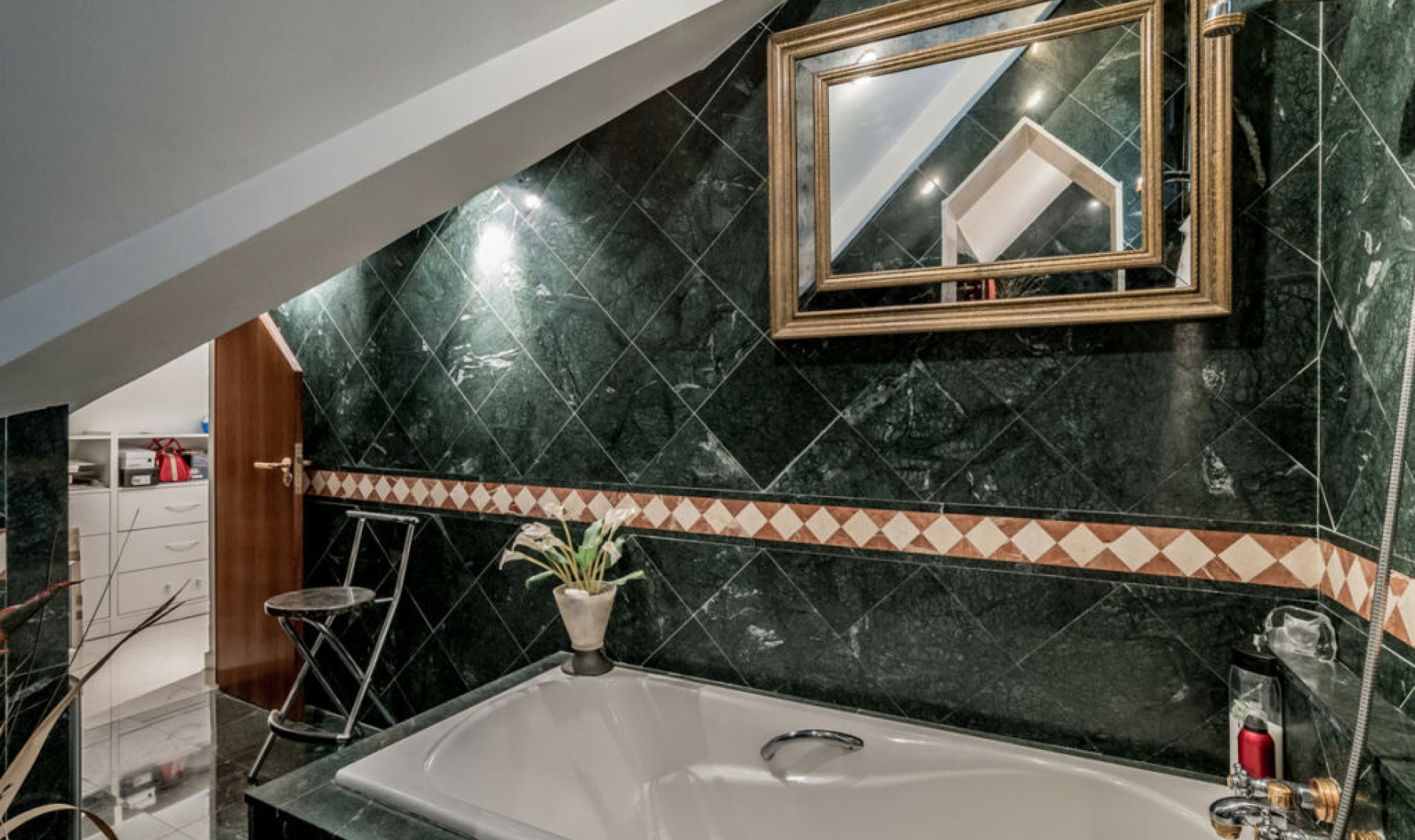 Resale - Apartment -
Nueva Andalucía