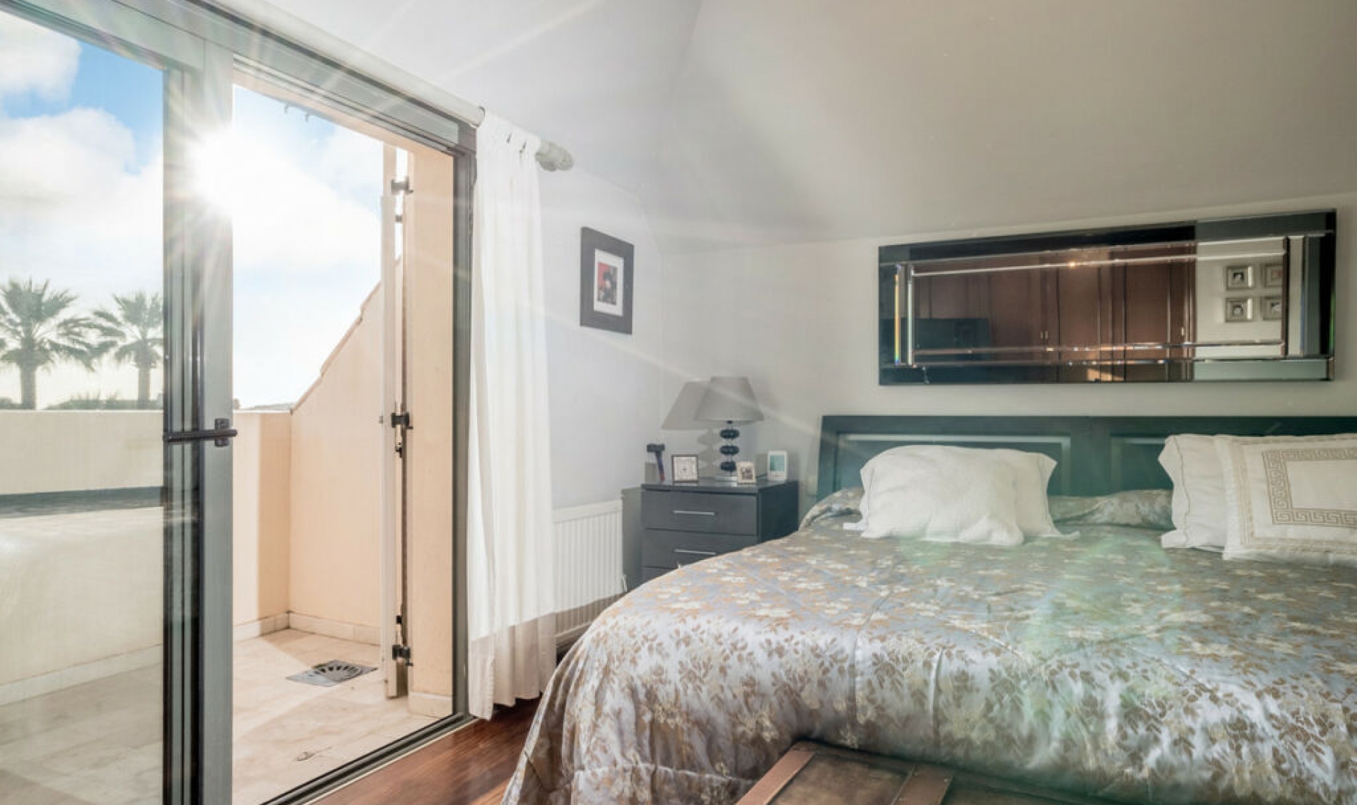 Resale - Apartment -
Nueva Andalucía