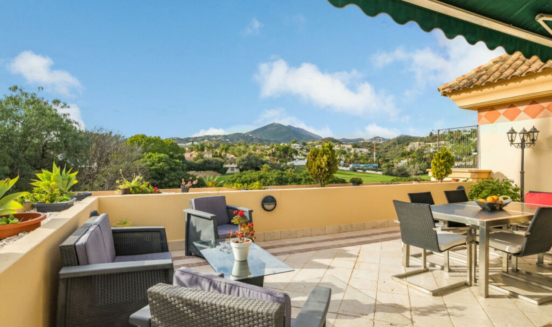 Resale - Apartment -
Nueva Andalucía