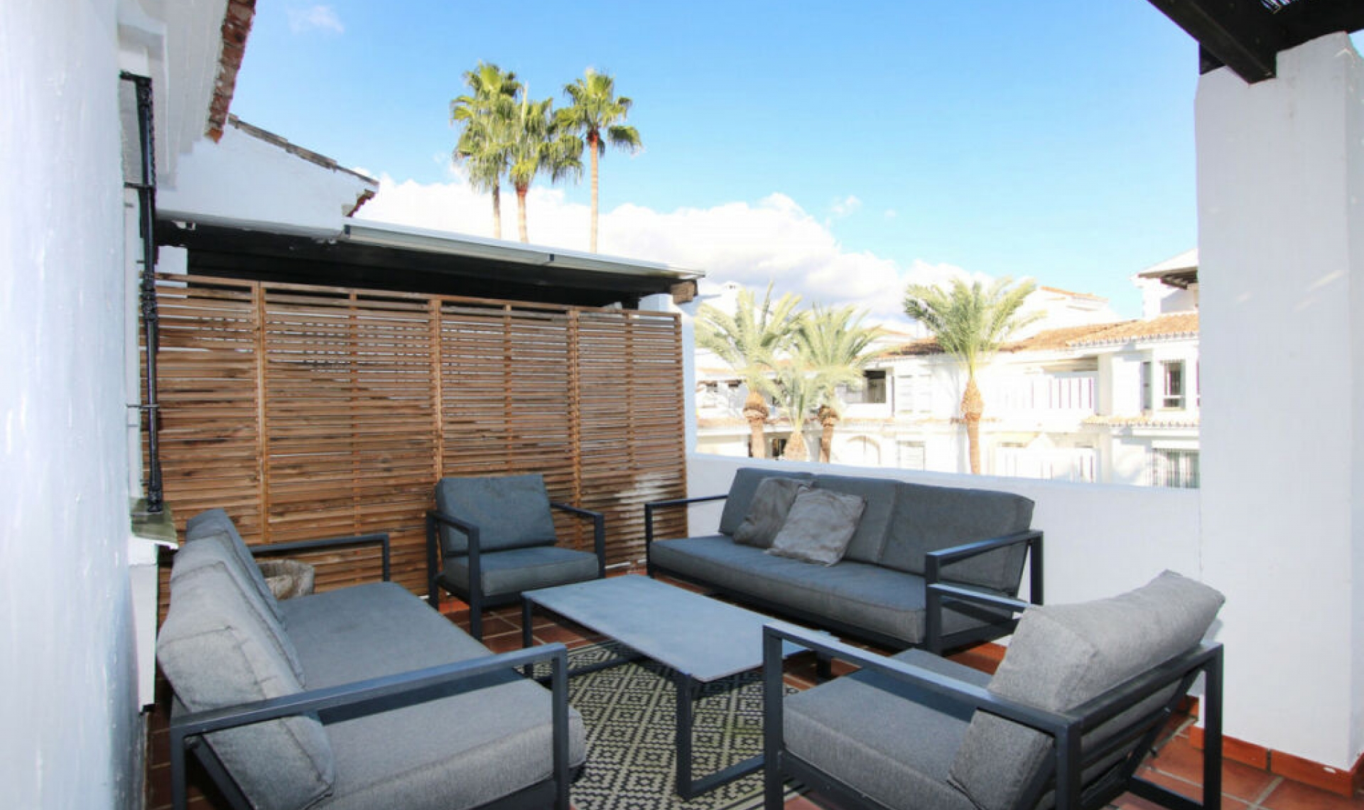 Resale - Apartment -
Nueva Andalucía