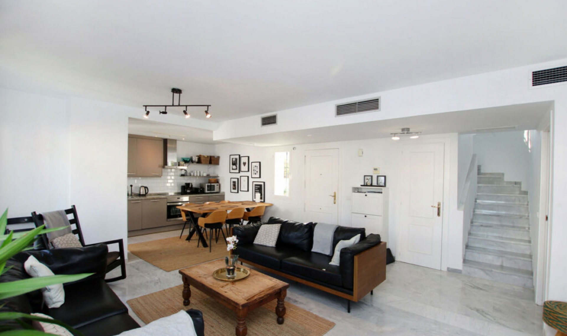 Resale - Apartment -
Nueva Andalucía