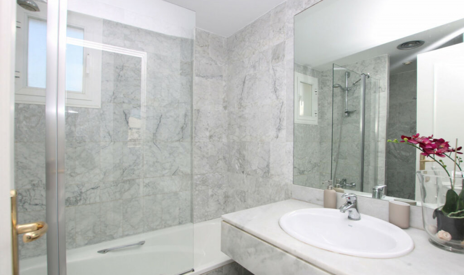 Resale - Apartment -
Nueva Andalucía