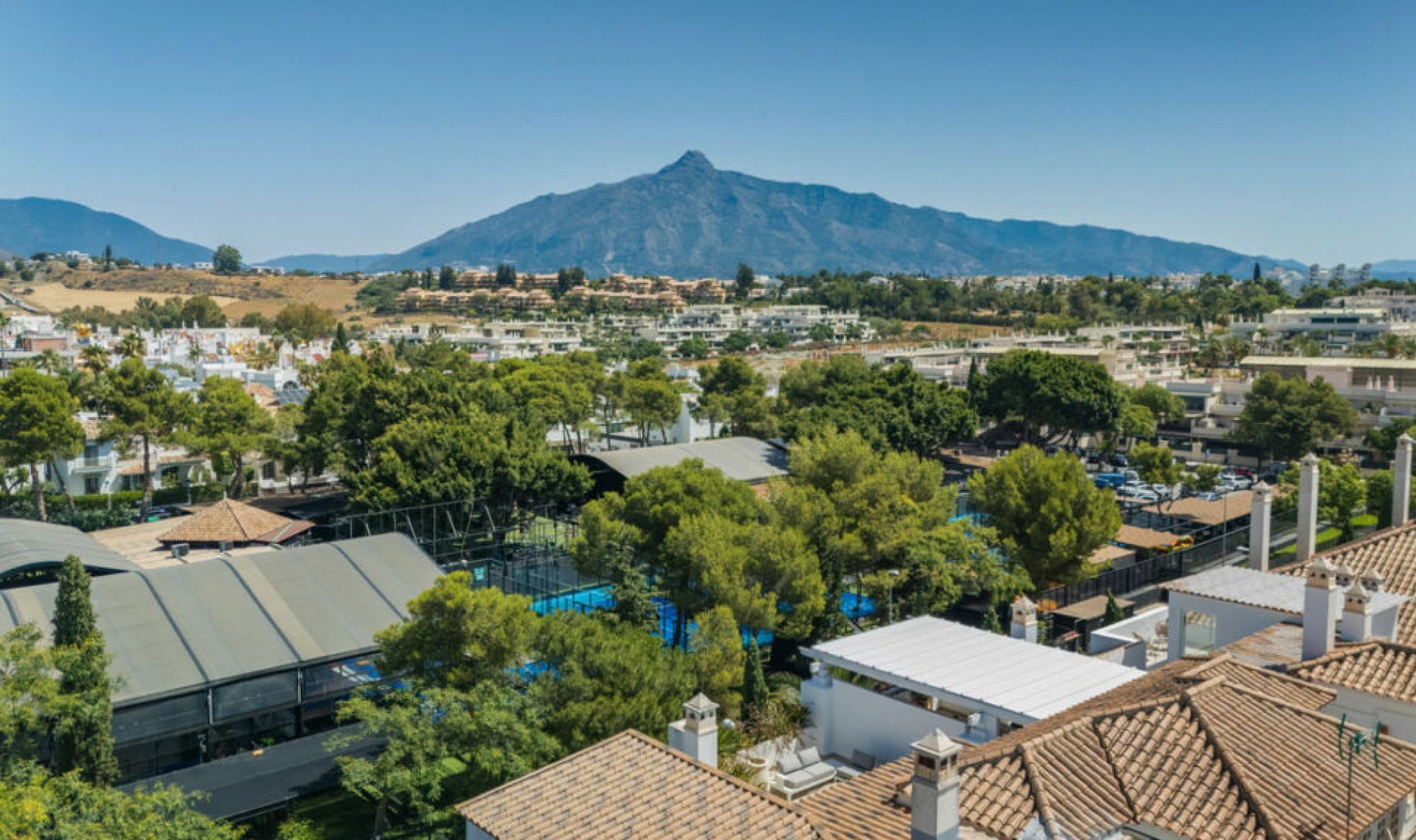 Resale - Apartment -
Nueva Andalucía