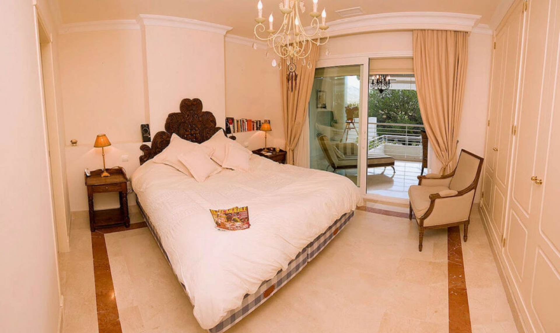 Resale - Apartment -
Nueva Andalucía