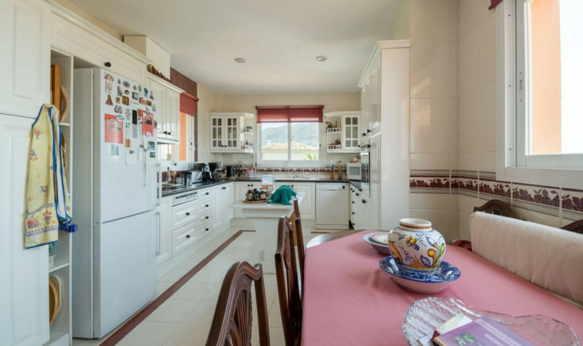 Resale - Apartment -
Nueva Andalucía