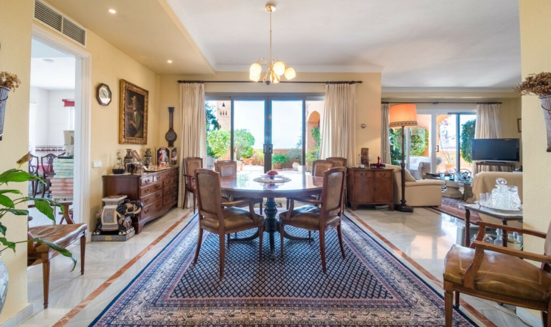 Resale - Apartment -
Nueva Andalucía