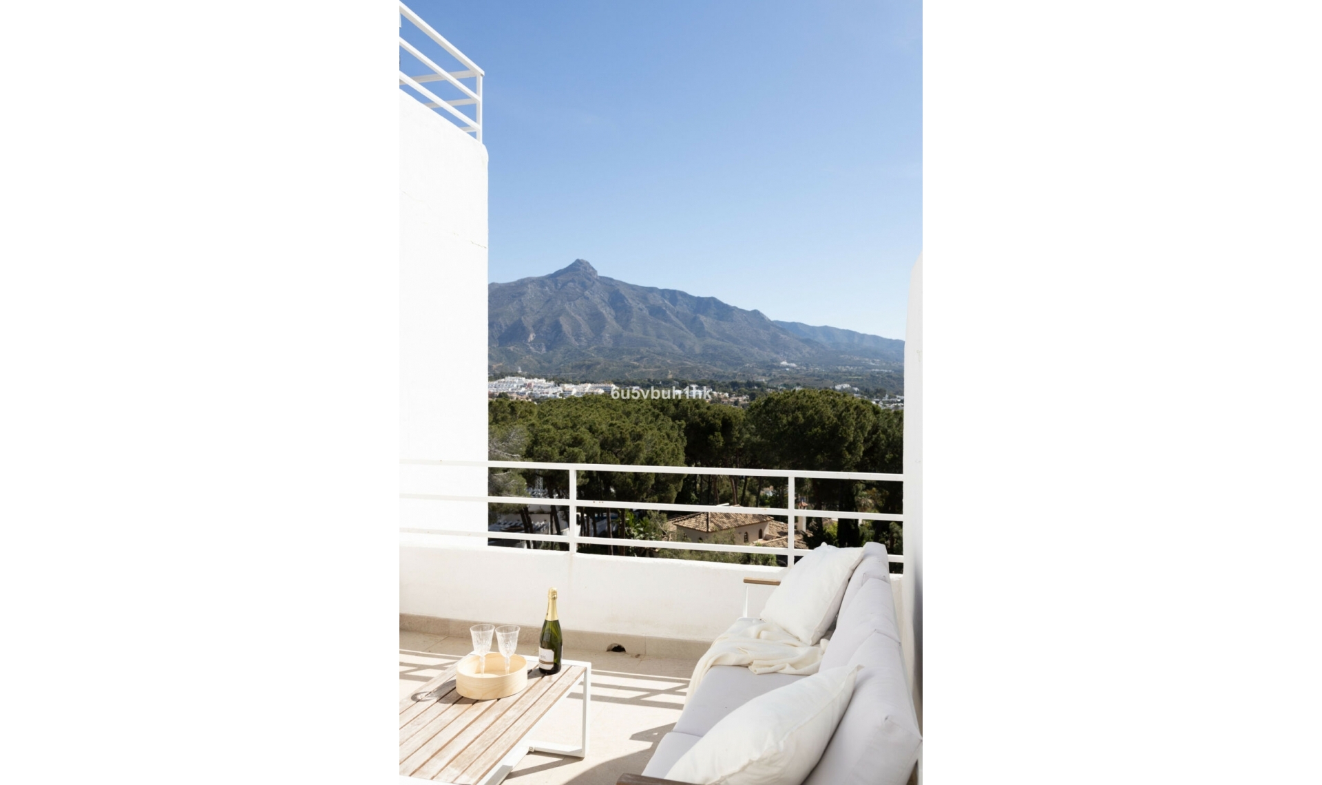Resale - Apartment -
Nueva Andalucía