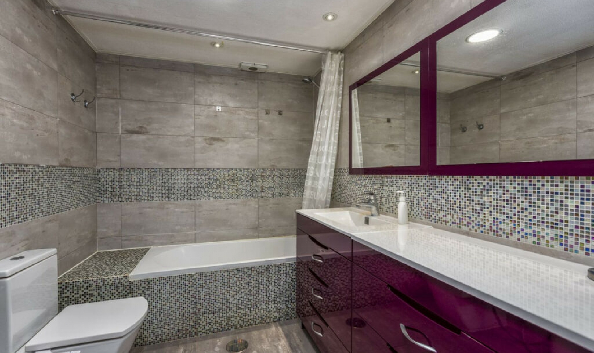 Resale - Apartment -
Nueva Andalucía