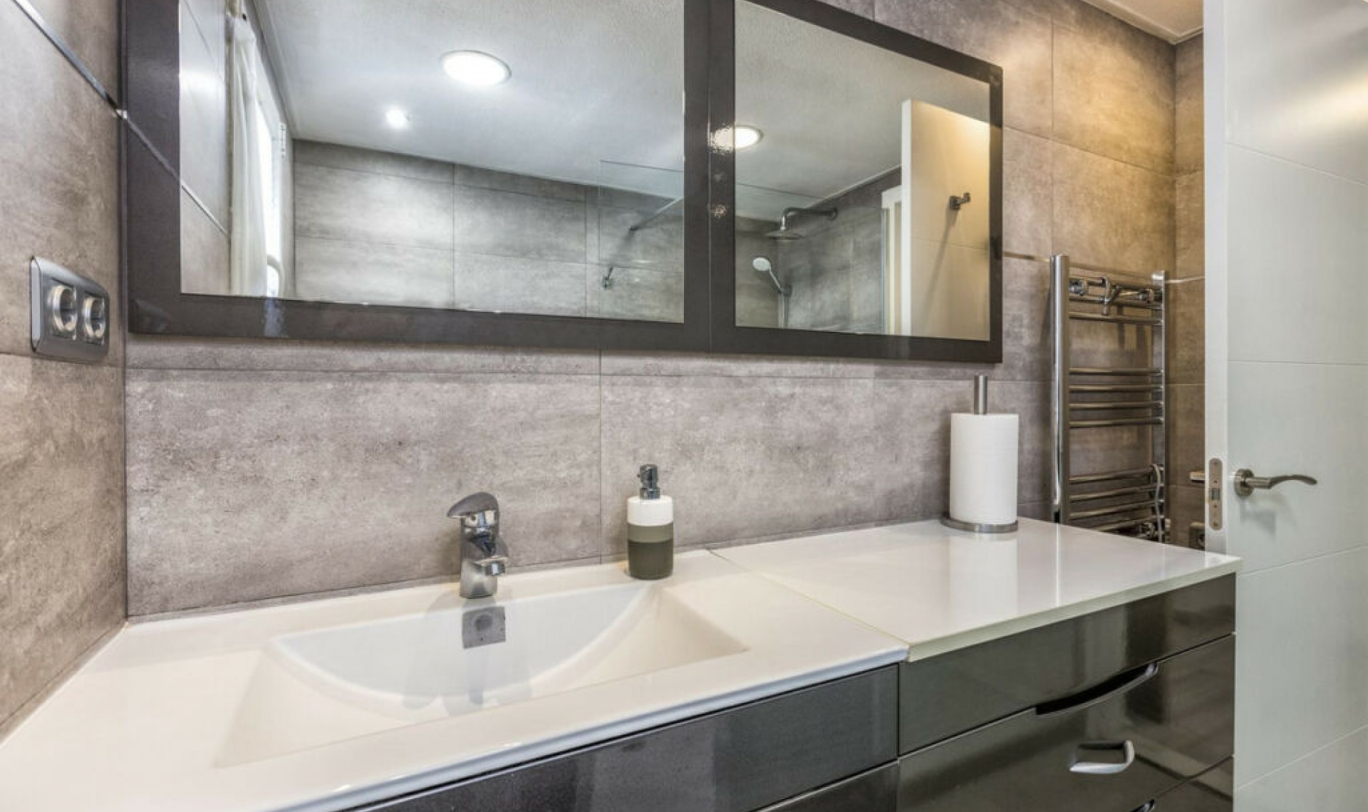 Resale - Apartment -
Nueva Andalucía