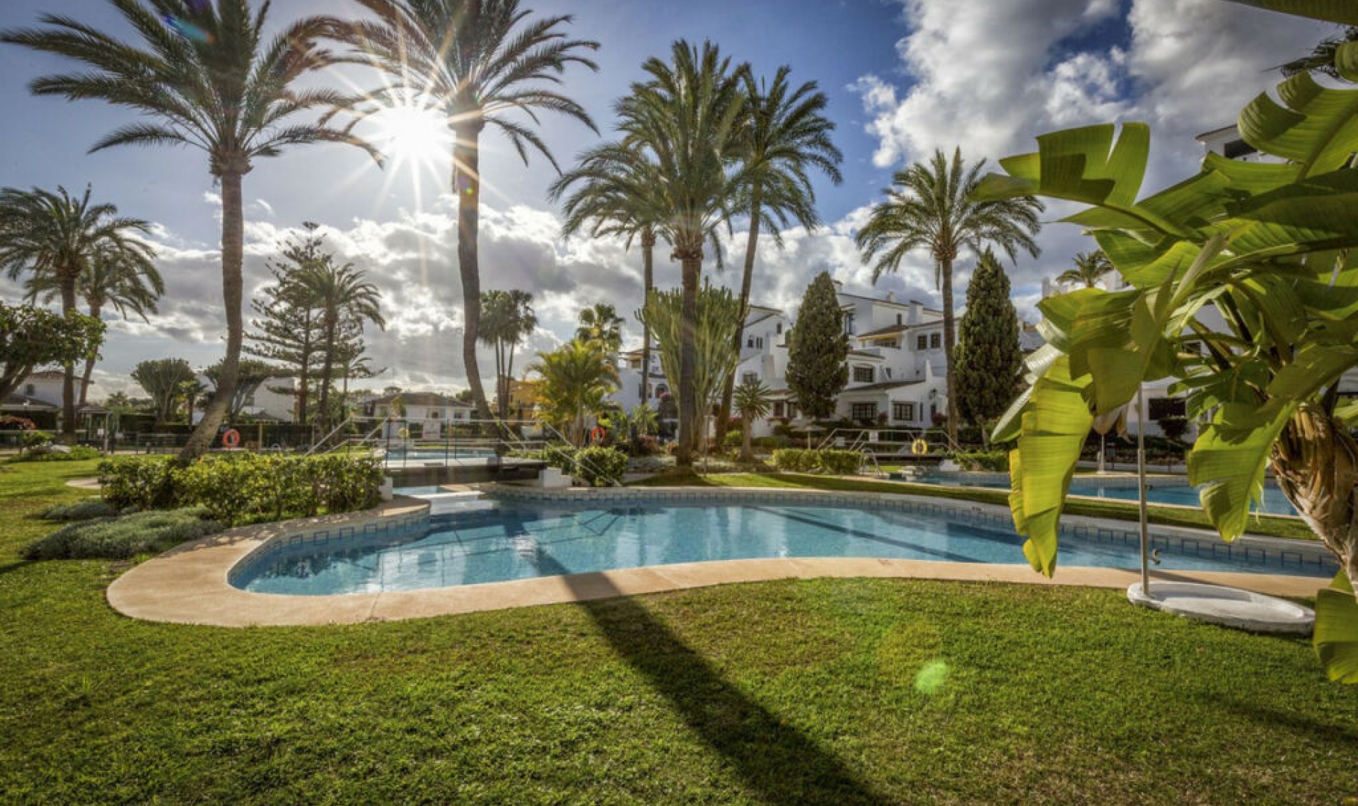Resale - Apartment -
Nueva Andalucía