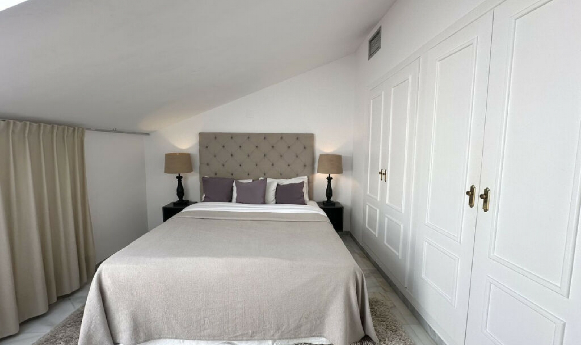 Resale - Apartment -
Nueva Andalucía