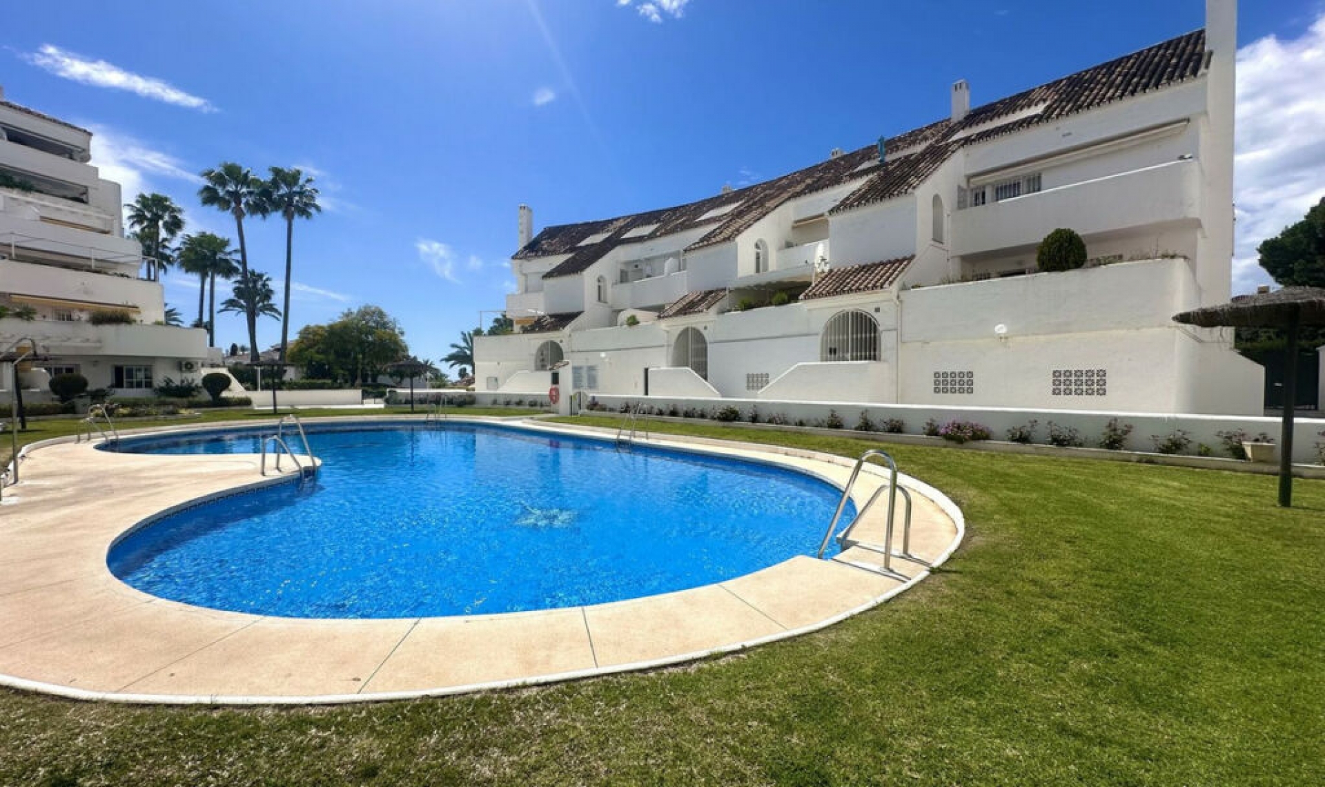 Resale - Apartment -
Nueva Andalucía