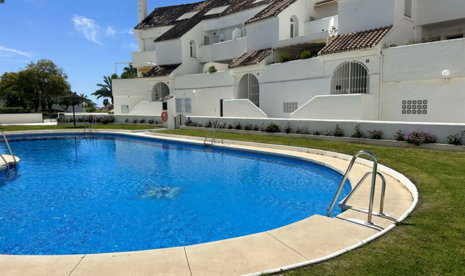 Resale - Apartment -
Nueva Andalucía