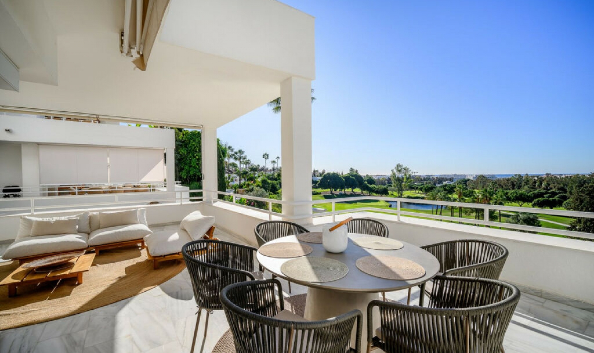 Resale - Apartment -
Nueva Andalucía