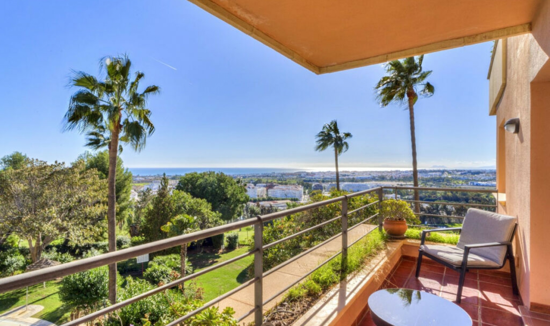 Resale - Apartment -
Nueva Andalucía