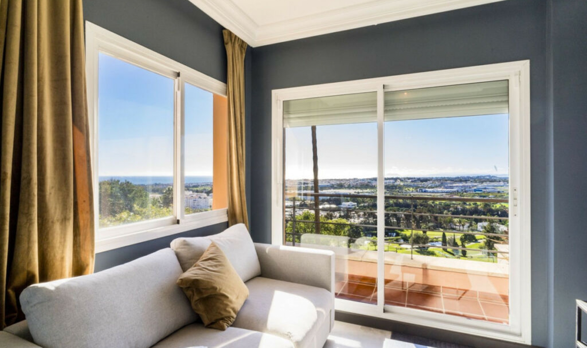 Resale - Apartment -
Nueva Andalucía