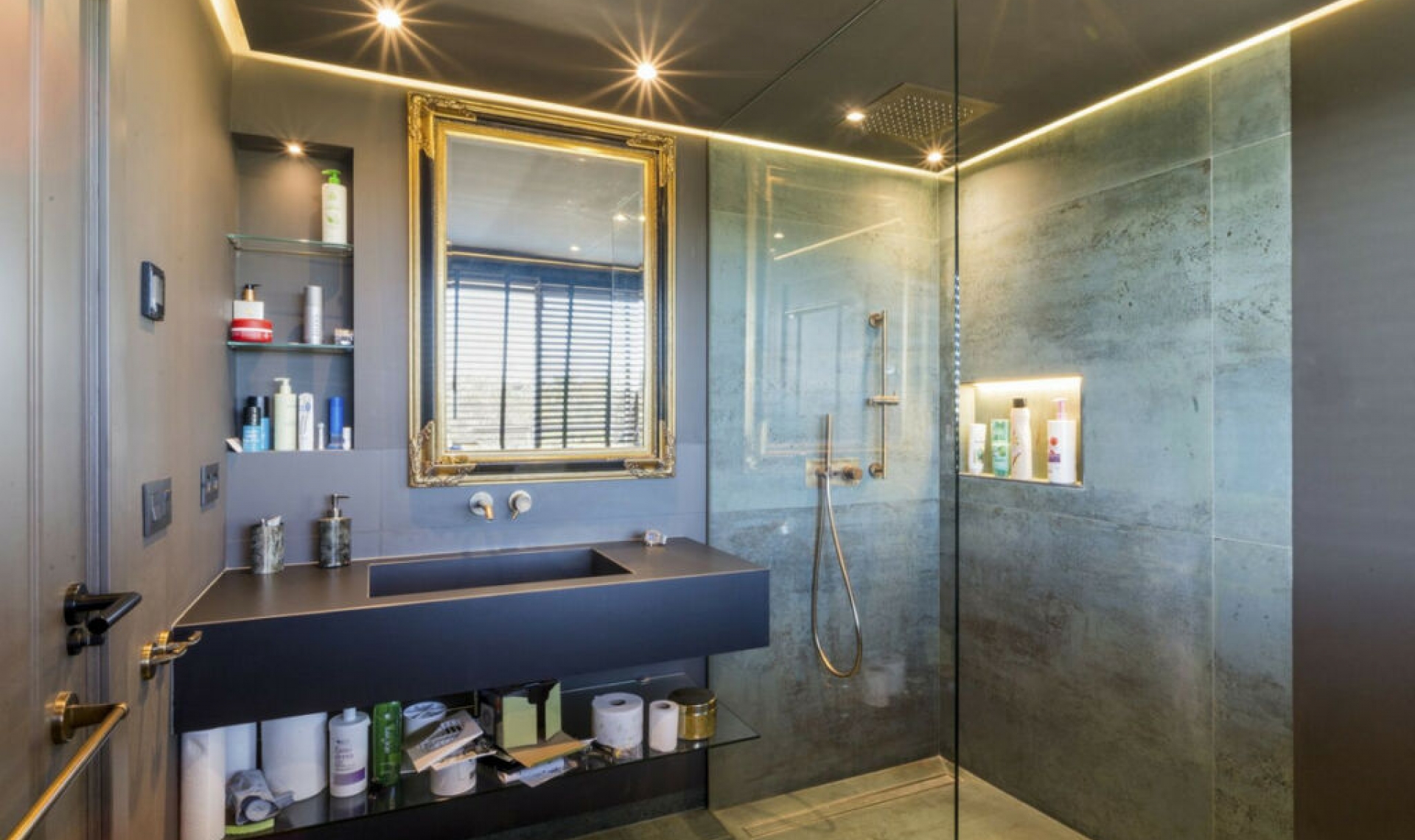 Resale - Apartment -
Nueva Andalucía