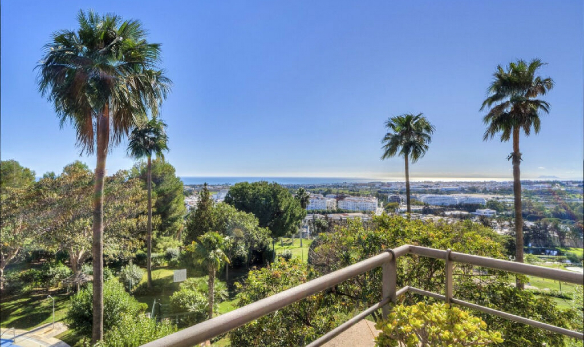 Resale - Apartment -
Nueva Andalucía