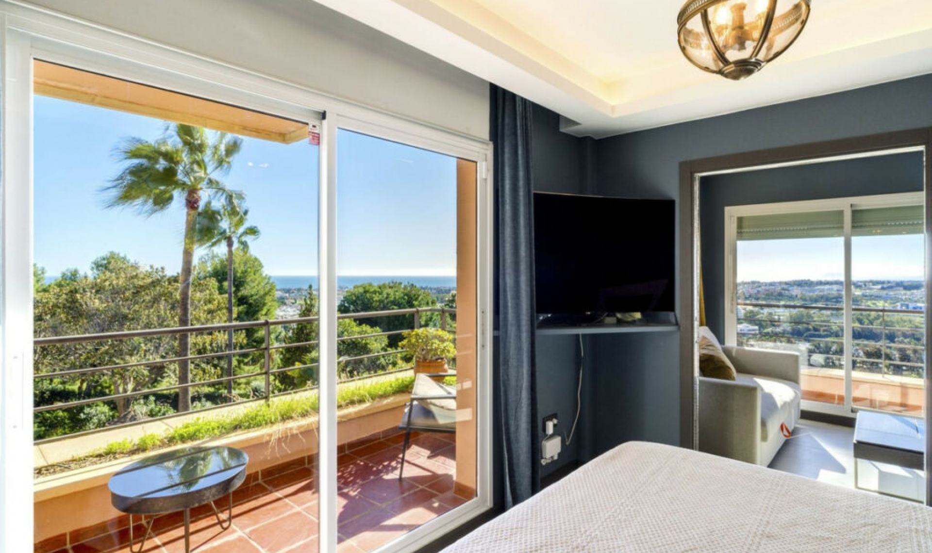 Resale - Apartment -
Nueva Andalucía