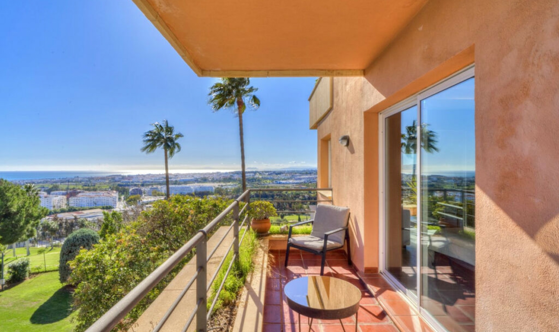 Resale - Apartment -
Nueva Andalucía